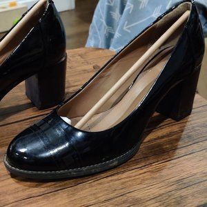 Clarks Tarah Sofia Black Leather Pump